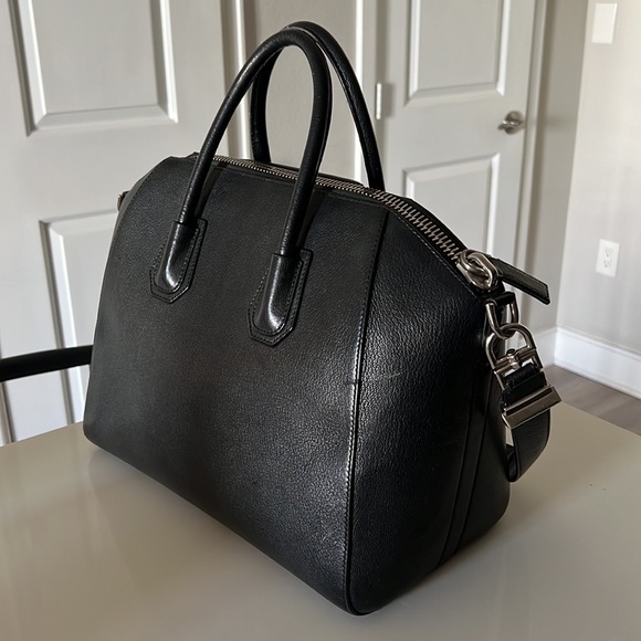Givenchy Medium Antigona Bag | Black Leather 💘 - Picture 5 of 13